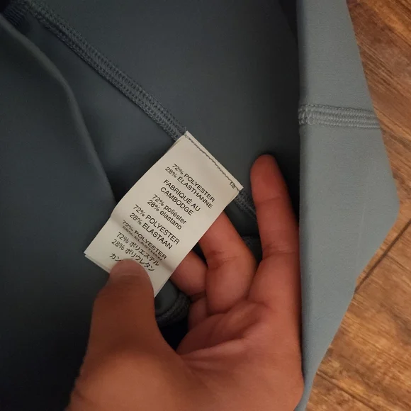 OFFER! Vuori Studio Pocket Legging - Picture 4 of 7